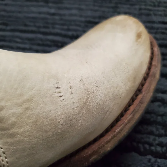 FRYE Size 6 Cream/Natural Veronica Full Grain Leather Moto Ankle Bootie - Picture 7 of 8